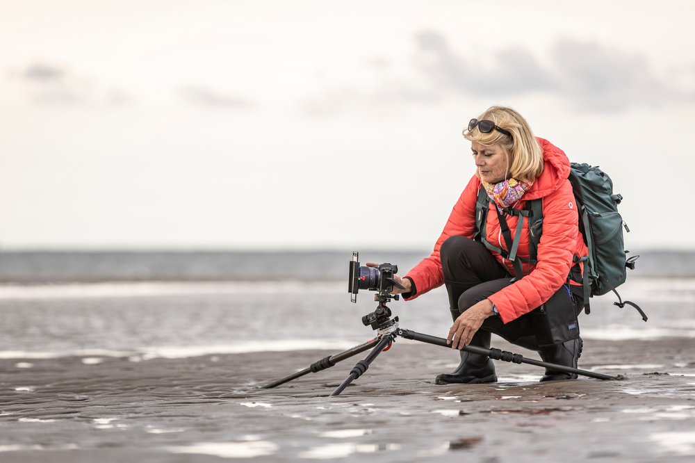 Karin de Bruin op het strand